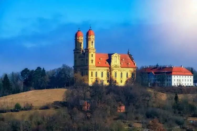 Schöne Ladys wohnen in